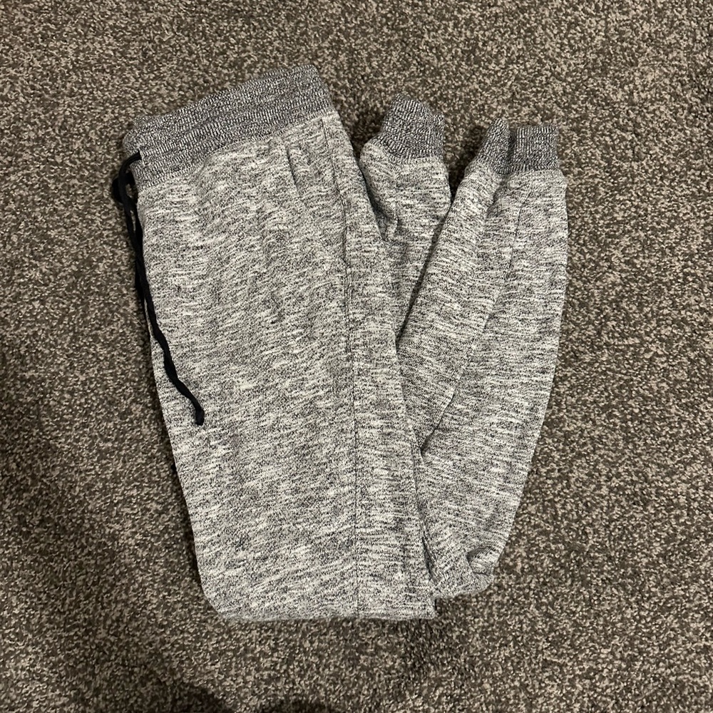 Essentials Jogger 🏃‍♀️ Sweats - Heather Gray 🌚